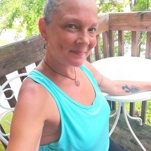 Meet your Posher, Leeann